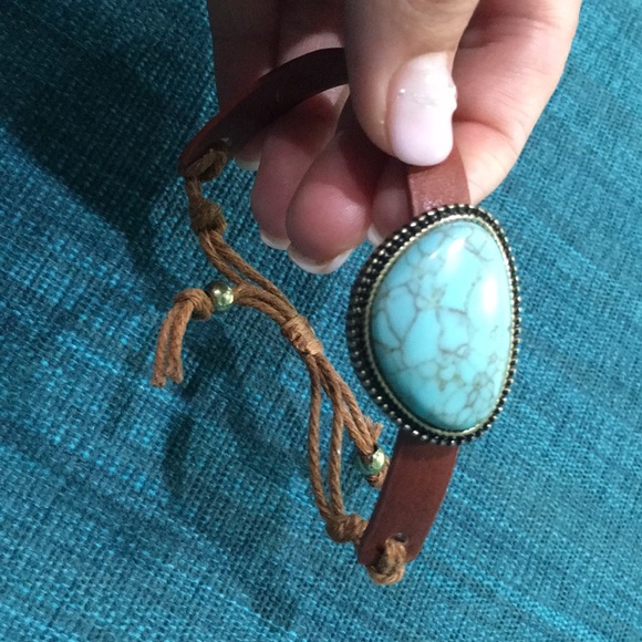 Bracelets - Picture 3 of 5